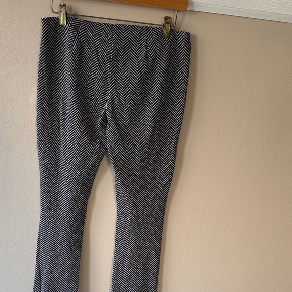 Bundle of Black and Gray Women's Pants & New black 1/4 Zip Top - Picture 4 of 16